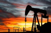 Настроения на рынке нефти выглядят неоднозначно Настроения на рынке нефти выглядят неоднозначно