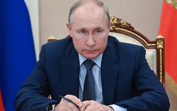 Путин поручил “Газпрому” увеличить закачку газа в хранилища в Европе