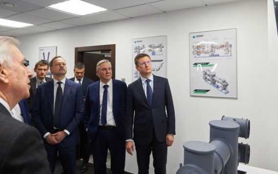 Александр Новак ознакомился с производством современного электротехнического оборудования на московском предприятии холдинговой компании ERSO