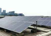 В Дели планируется сделать обязательной установку солнечных панелей на крышах зданий госучреждений