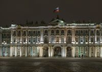 На Дворцовой площади в Петербурге обновили систему освещения