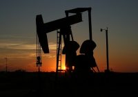 Россия намерена продлить до конца года добровольное уменьшение экспорта нефти