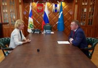 Состоялась рабочая встреча министра сельского хозяйства РФ Оксаны Лут и губернатора Сахалинской области Валерия Лимаренко