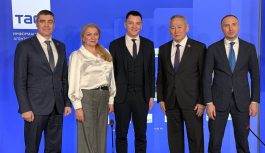 В Москве состоялась пресс-конференция, посвящённая ключевым направлениям развития Дальнего Востока и Арктики В Москве состоялась пресс-конференция, посвящённая ключевым направлениям развития Дальнего Востока и Арктики