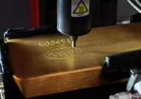 Золота в России, при уровне добычи в объеме 300 тонн ежегодно, хватит белее чем на 50 лет!