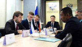 Павел Сорокин обсудил развитие сотрудничества в сфере ТЭК с Министром горнодобывающей промышленности Республики Мадагаскар Павел Сорокин обсудил развитие сотрудничества в сфере ТЭК с Министром горнодобывающей промышленности Республики Мадагаскар