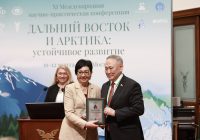 Галина Дзюба была удостоена премии в номинации «За вклад в развитие Сахалинской области» Галина Дзюба была удостоена премии в номинации «За вклад в развитие Сахалинской области»